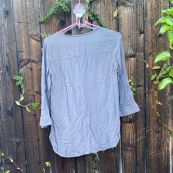 Button down shirt - Picture 2 of 6